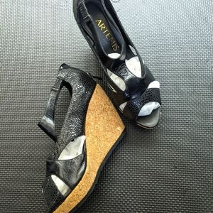 Like New HK fashion brand Artemis wedge Sandle heels